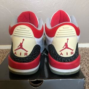 Air Jordan fire red 3 (2007 release)